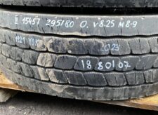 Volvo kerék 295/80R22.5 22.5×8.25 M8:9