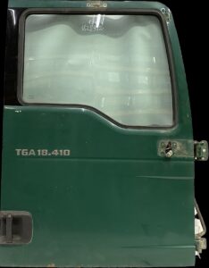 Jobb ajtó man tga 18. 410