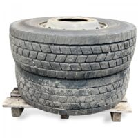 Készlet 2 db kerék Volvo 295/80R22.5 225×825/12 – használt