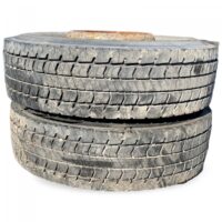 Gumiabroncs szett 2 db Volvo 315/80R22.5