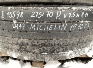 Michelin kerék 275/70r22. 5 155/98