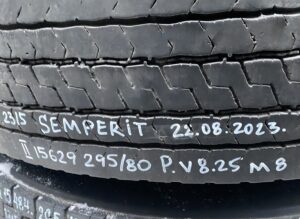 Semperit kerék 295/80 r22. 5 22. 08. 2023