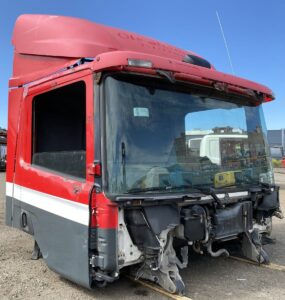 Scania kabin – piros, bontott modell