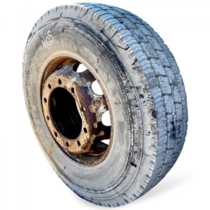 Volvo 295/80r22. 5 michelin kerék, rozsdás felni