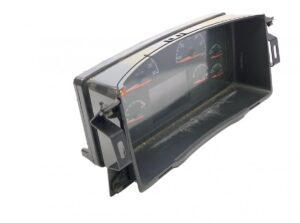 Volvo műszerfal óra – alkatrészek különböző modellekhez (70398585, 70329295, 70378703, 70392912, 70393853, 70395665, 70398547, 22170119, 22205475)