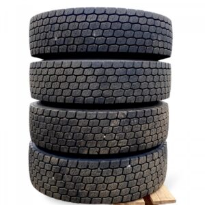 4 db volvo gumiabroncs szett 295/80r22. 5 – 225×825