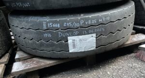 Dunlop kerék 295/80 p v8. 25 m7-10 volvo 13. 06. 2023