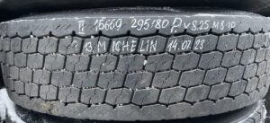 Volvo kerék 295/80 r22. 5 8. 25 michelin 14. 07. 23