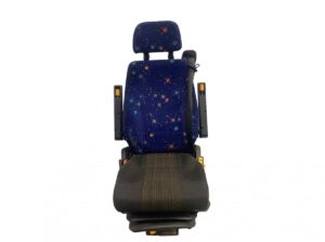 Scania vezetőülés – kék szövet, színes mintával