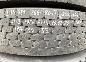 Scania kerék 295/80r22. 5 v8. 25 4113 mich elin 10. 07. 23 def