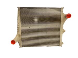 Volvo intercooler – kódok: 20758814, 3183920, 21375541, 1676633, 20755816, 1665885, 1675428, 20566844, 3183748, 8112563, 85000483, 85003231, 85006483