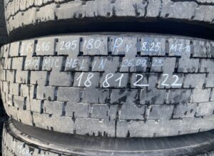 Scania kerék 295/80r22. 5 8. 25 michelin