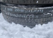 Bridgestone gumiabroncs 295/80R22.5, DOT 3219, 8.25M7.8