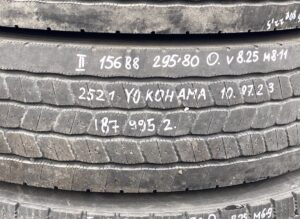 Volvo kerék 295/80r22. 5 yokohama
