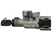 Kulcsos zárkapcsoló Volvo-hoz – Kódok: 9958589, 8159904, 3091508, 1063433