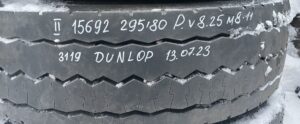 Dunlop gumiabroncs 295/80r22. 5 p. V 8. 25 m8-11 3119