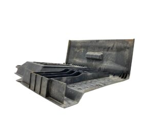 Akkumulátordoboz fedél volvo – kódok 21362867, 22065621