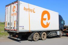 Schmitz utánfutó Volvo teherautóhoz – Burlog Logistics Solution