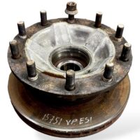 Tengelyagy féktárcsával bal első Volvo tengelyhez (Kódok: 21116584, 20428193, 85103803, 21575071, 21116389, 21116569, 7421116569)