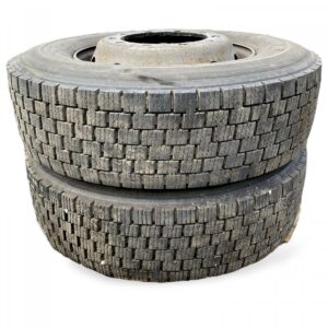 Készlet 2 kerék volvo 305/70r22. 5 225×825/32