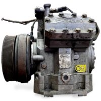 Volvo 21112387-15 BorgWarner Carrier AC kompresszor