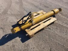 Hidraulikus munkahenger Caterpillar 325 kotrógéphez