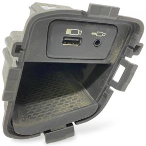Usb és aux csatlakozós panel scania 2554705 2324701