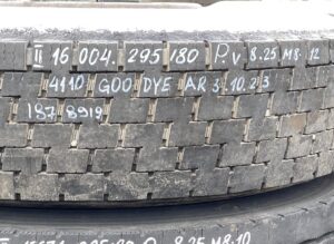 Scania kerék 295/80r22. 5 8. 25 m8 12