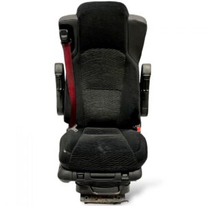Mercedes a9609108602 vezetőülés fekete piros övvel