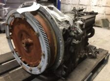 Volvo sebességváltó fogaskerékkel és lendkerékkel, kód 4139063816