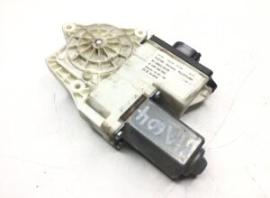 Jobb oldali ablakemelő motor man 8128601-6138