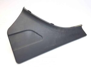 Műanyag fedél kabin és bal hátsó sárvédő között scania 1364665-11