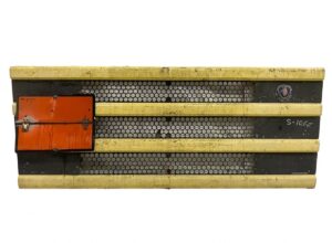 Radiátorrács scania narancssárga táblával és emblémával, modell 1397570/1371856