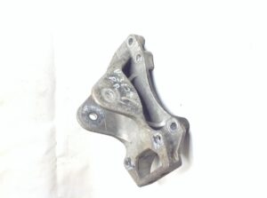 Jobb első fülketartó volvo 20456129-11