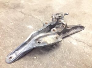 Jobb oldali pneumatikus tengelytartó volvo 20704076 20428753 3173109-12