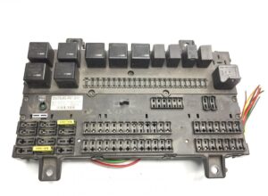Biztosítéktábla volvo 20476480-p01 24v