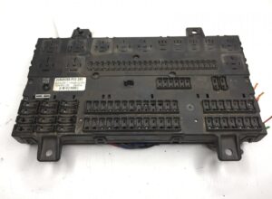Biztosítéktábla volvo 20568055 p03 24v