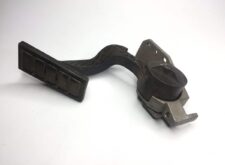 Gyorsítópedál Volvo-hoz (Kódok: 3175130, 3980492, 21116880, 21915486, 82627975, 84557585, 85003998, 85013272, 85013817, 20715967, 20893518, 3985226)