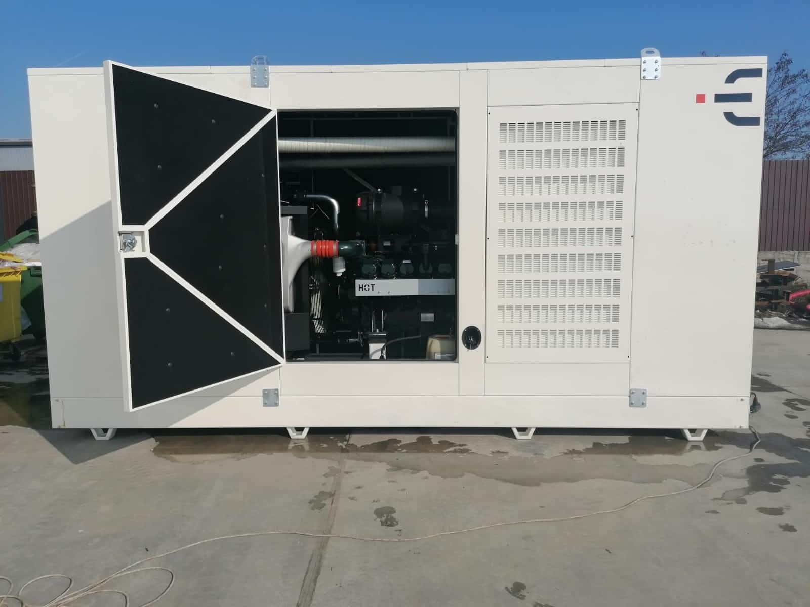 830 kVA áramfejlesztő Doosan DP222LC motorral, új, garanciával, Lynde generátorral