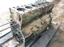 Motorblokk gol Volvo D6B FL420990 teherautóhoz