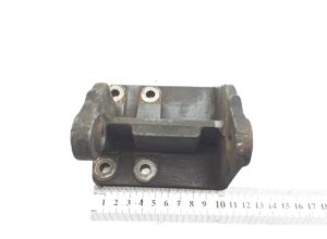 Suport alternator daf 1325187 – fém tartó 6 szerelőfurattal, kb. 10×6 cm