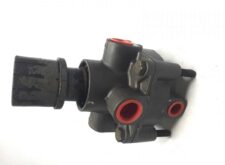 Volvo fék gyorsító szelep 3173150 / 85003978 / 1082666 / 3173824 / 42125234 / 41031426 / 1340470 / 1505410 / 1238474 / 1238501 / 1342511 / 1313871 / 1305026 / 1340470R / 1519331
