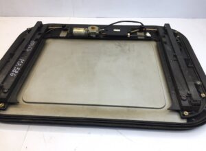Man tetőablak elektromos motorral – oem kódok: 81629416047, 81629416060, 81629416065, 81629416069, 81629416041, 81629416042