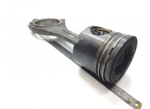 Dugattyú hajtórúddal mercedes teherautóhoz – kód 5410300820