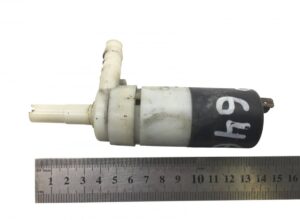 Szélvédőmosó szivattyú volvo 20504857 / 81264856029 / 88264856005 / 4823997 / 5000953754 / 0008605426 / 0008604726 / 0008602826 / 8126485-6029 / 8826485-6005 / a0008605426 / a0008604726
