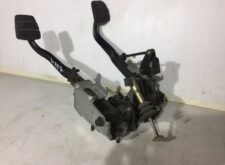 Kuplung- és fékpedál panellel Scania – Kódok: 1428690, 1428665, 1726423, 1428667, 1483865, 2388629, 1435680, 1731241, 1548492