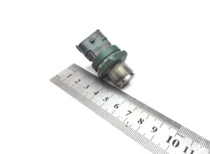 Volvo 5127421 üzemanyagnyomás-érzékelő – méretek mm-ben
