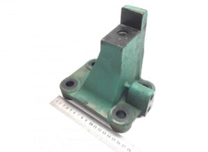 Jobb első motor tartó volvo 20702467 5010615936 11