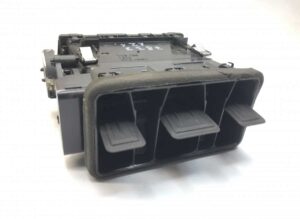 Szellőzés volvo műszerfalon – 82165759