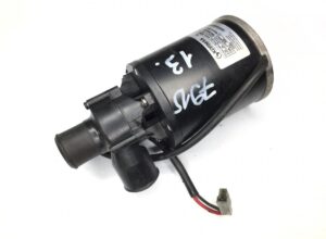 Volvo 70318680 20757756 13 hűtőfolyadék keringető szivattyú